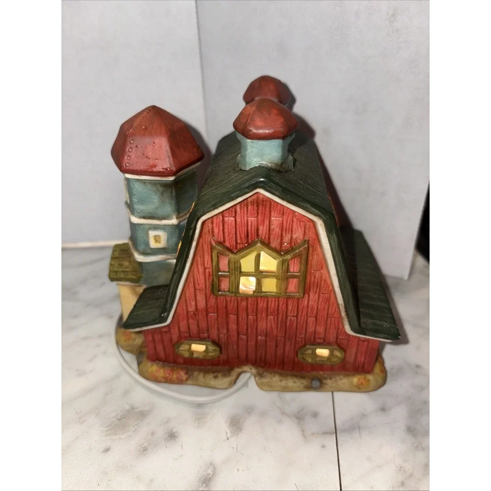 Light Up Crocket Farms Porcelain Barn w/ New Cord Light. Apples Pumpkins Hay